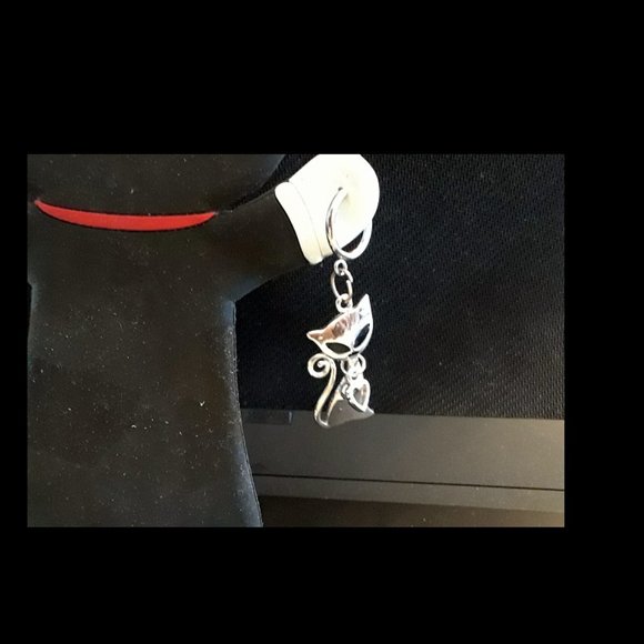 Cute Alien Cat Dangling Earring - Picture 3 of 3